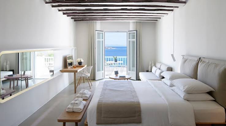 Bill & Coo Suites & Lounge