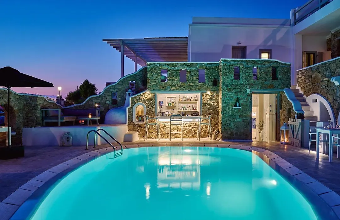 Paola's Town Hotel