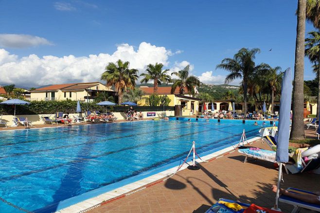 Solone Beach Resort 