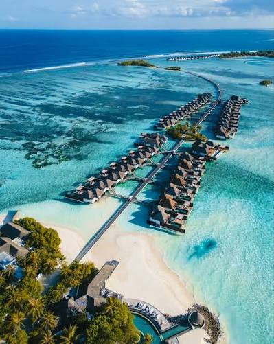 Four Seasons Kuda Huraa
