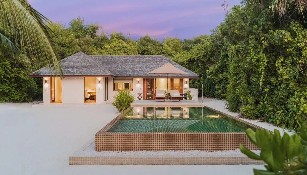 Deluxe Sunset Beach Villa with Pool