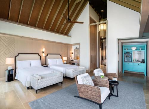 Two Queen Bedded Grand Beach Villa With Pool
