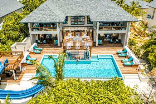 Sultan Beach Residence with Private Pool & Slide