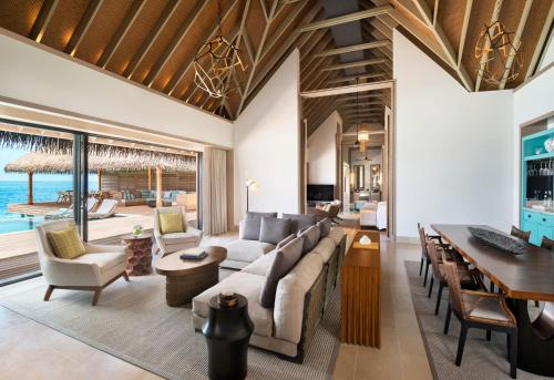 Two Queen Bedded Overwater Villa With Pool