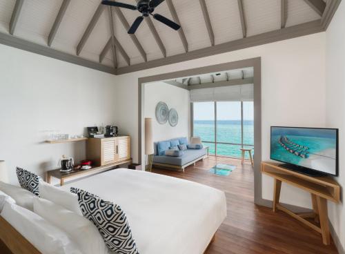 Sunrise Water Villa with Pool