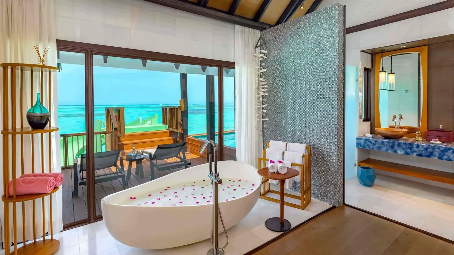Wind Villa with Jacuzzi & Slide