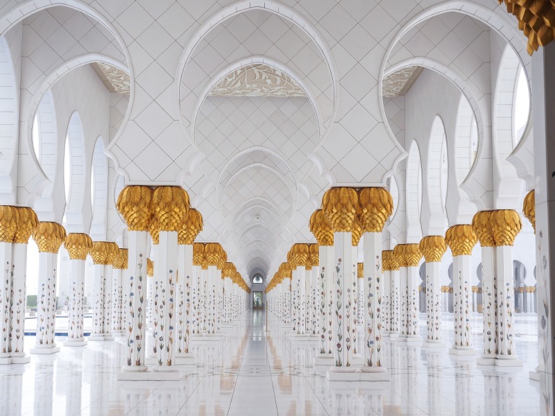 Dubai, Abu Dhabi