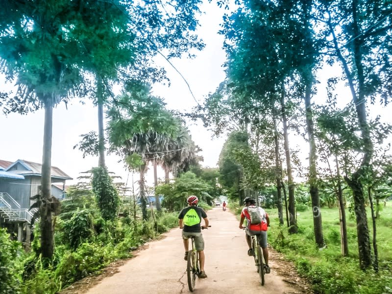 In bicicletta da Phnom Penh a Siem Reap (con guida in inglese), foto 4