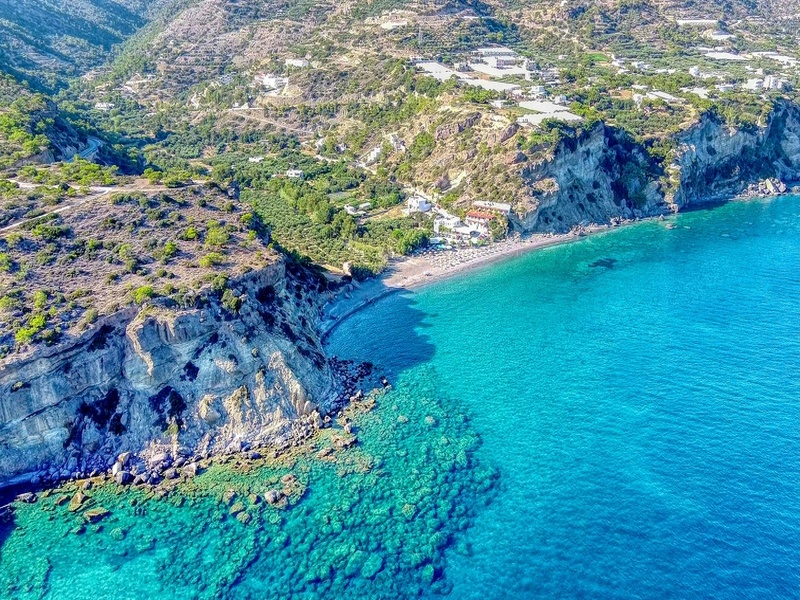 Tour in auto : Creta in libertà con hotel a 3*